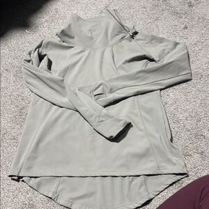 P'tula Light Gray Activewear Top
